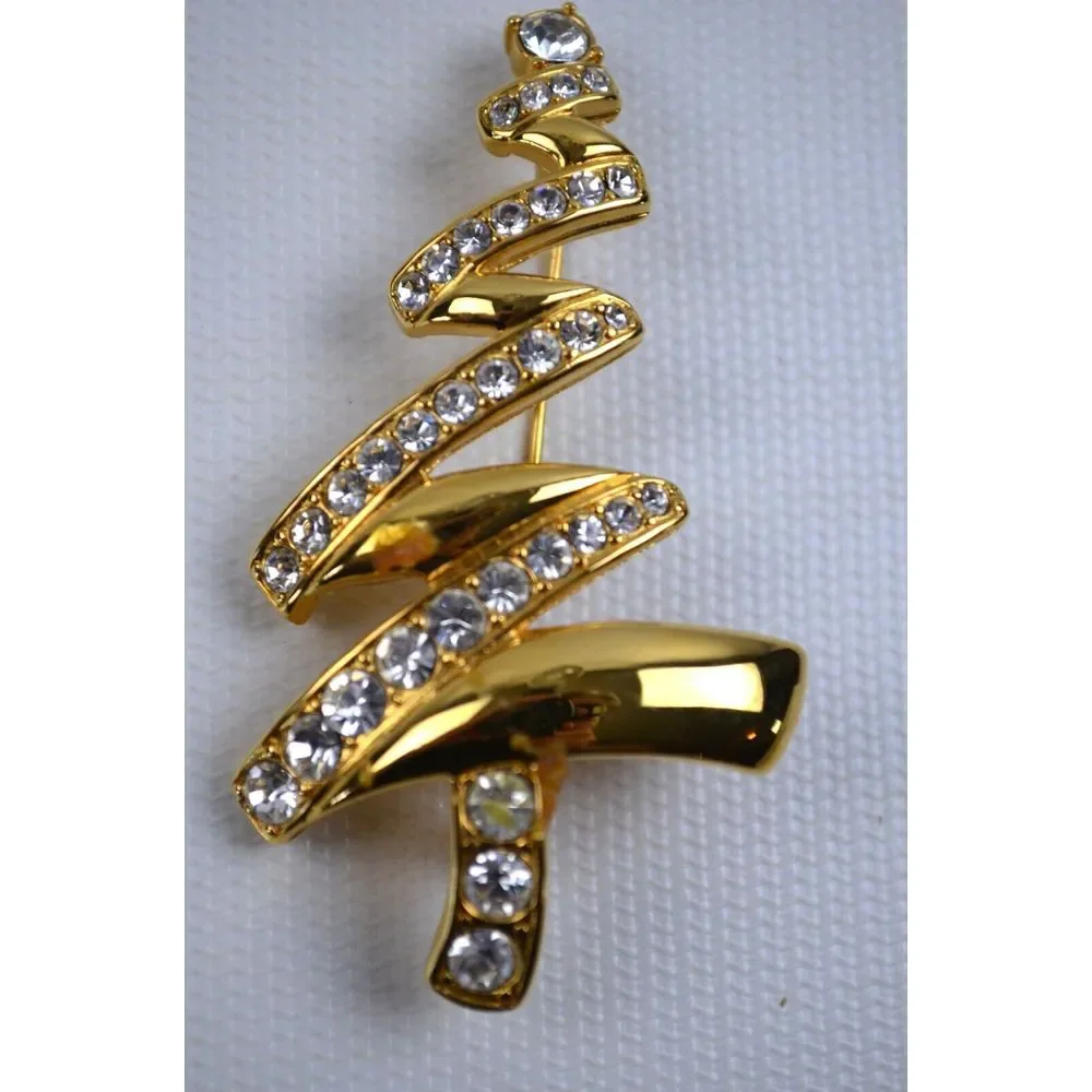 Monet Gold Tone Rhinestone Christmas‎ Tree Brooch Pin 2.75